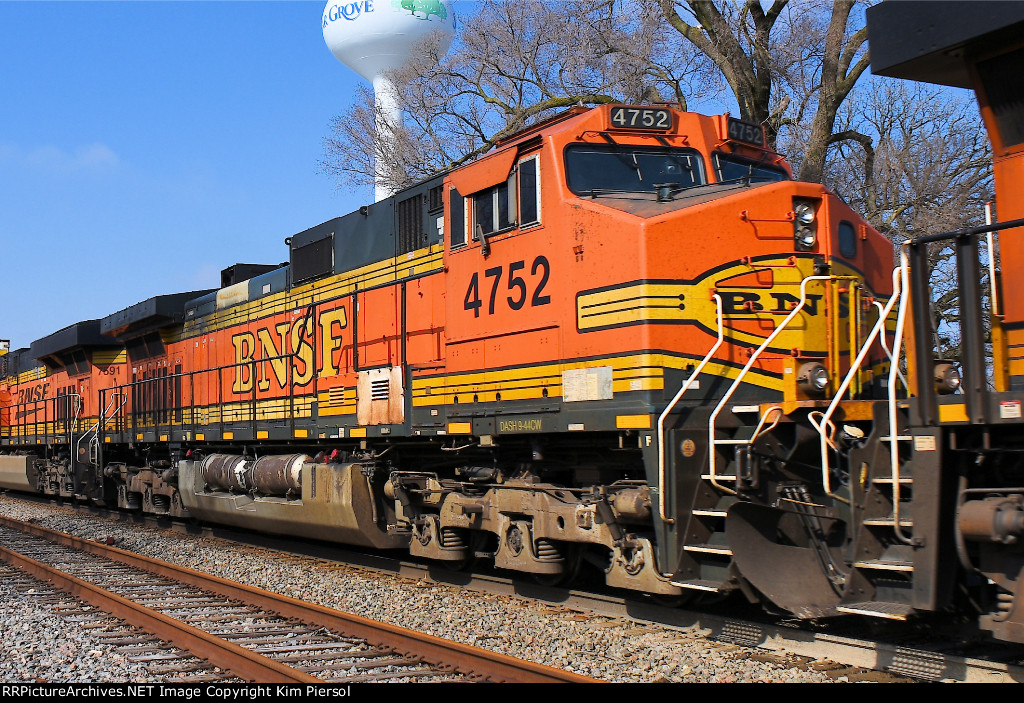 BNSF 4752